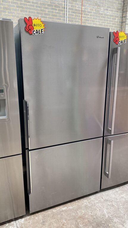 Westinghouse 496 L Bottom Mount Fridge WBE5300SC