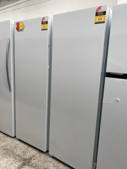 Hisense 240L Single Door Hybrid Fridge/Freezer Ex Display - Brand new